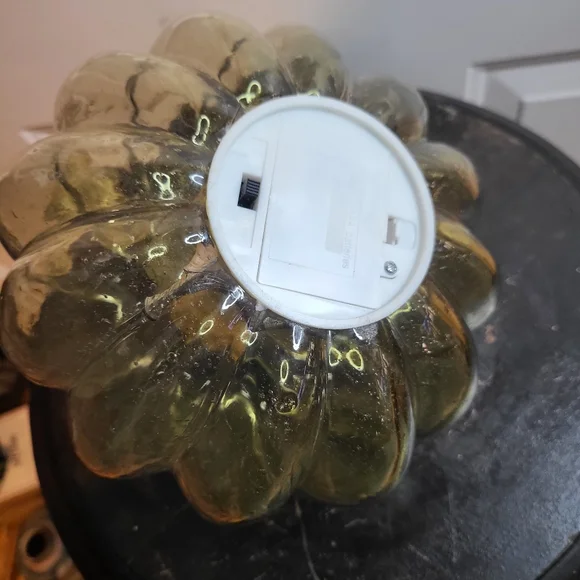 Beautiful Hand Blown Amber Glass Light up Pumpkin For Fall 6"×8" - Picture 5 of 9